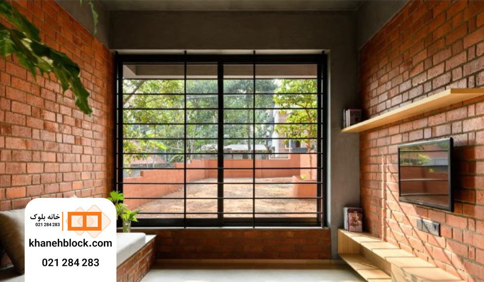 طراحی دیوار پنجره با آجرنما سنتی - خانه بلوک